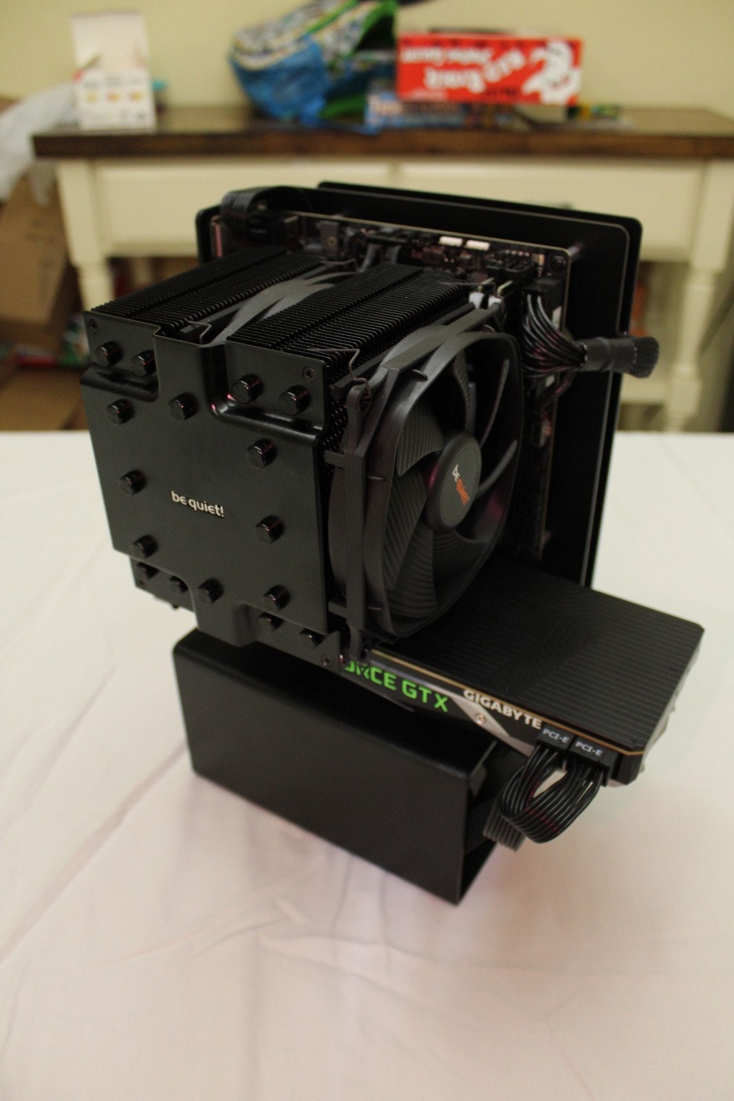 Aperio Mini ITX Open Frame ComputerCase - Motif Monument / Hydra Hybrid