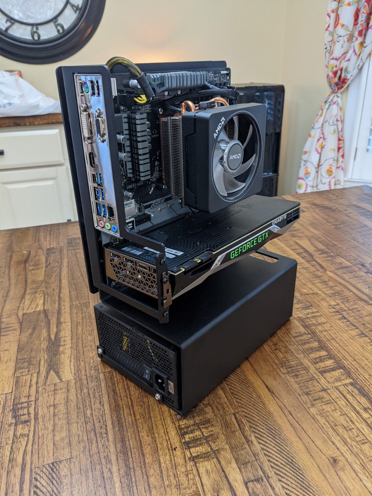 MaTX AIR - Open Air Computer Case