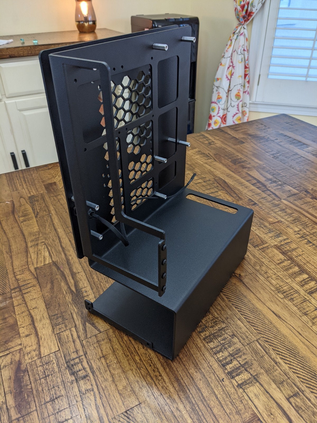 MaTX AIR - Open Air Computer Case