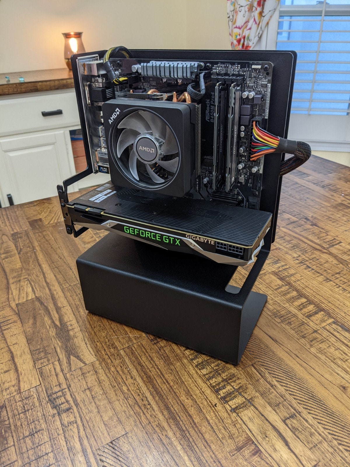 MaTX AIR - Open Air Computer Case