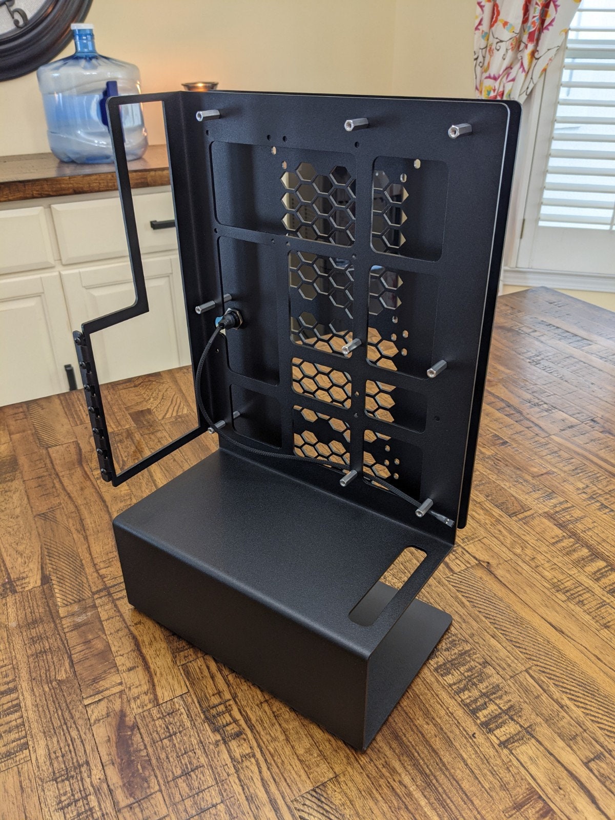 AaTX  AIR  - Full Size ATX Open Air Computer Frame