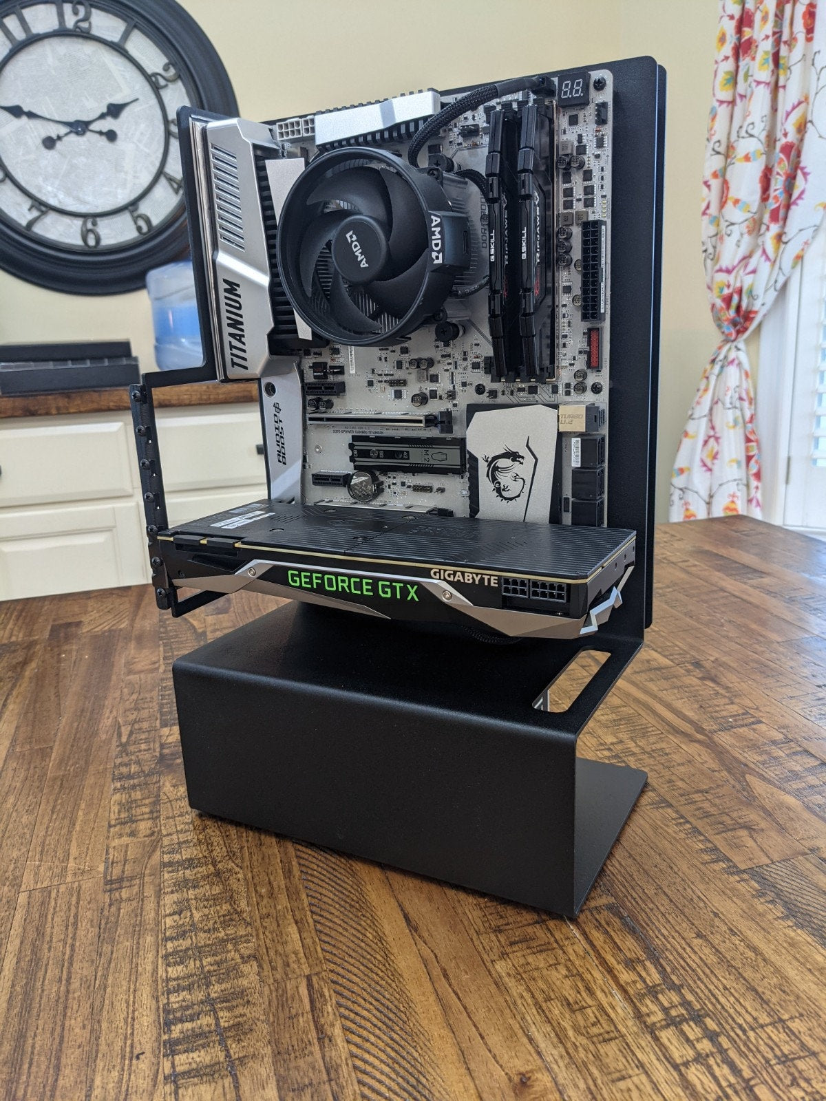 AaTX  AIR  - Full Size ATX Open Air Computer Frame