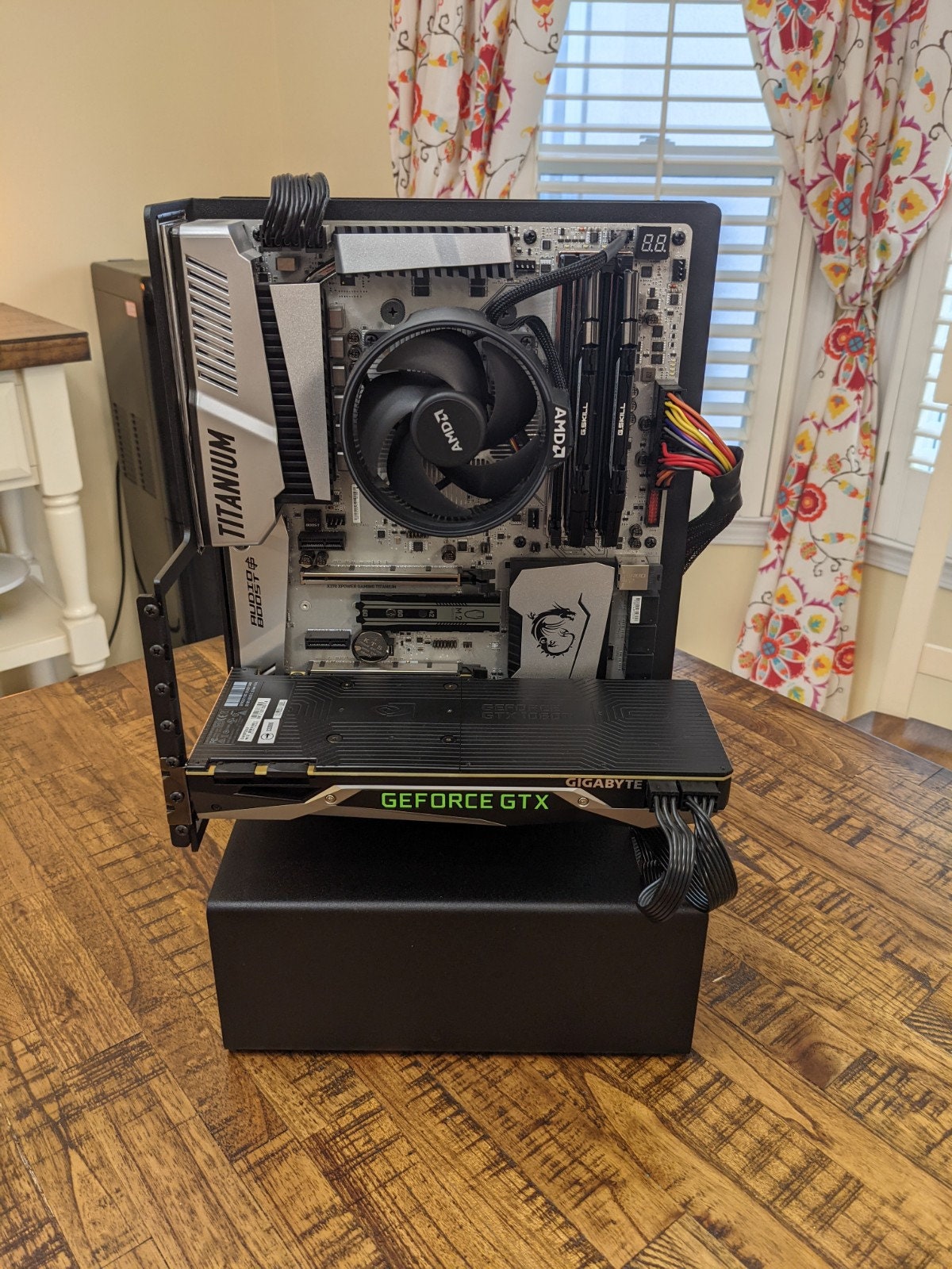 AaTX  AIR  - Full Size ATX Open Air Computer Frame